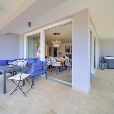 Vista Deluxe Апартаменты Малинска